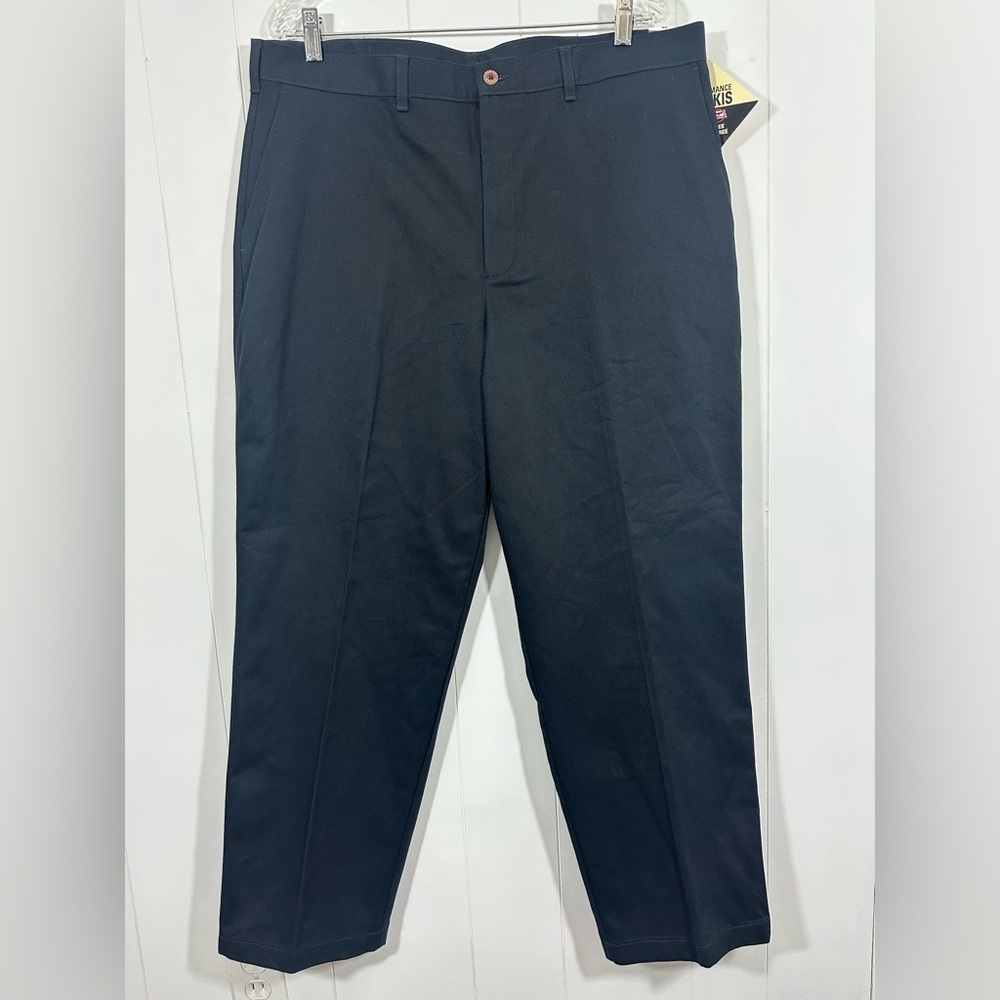 NWT Farah Khaki Black Stain Wrinkle Free Pants Size 38x30 Flat Front Classic Fit